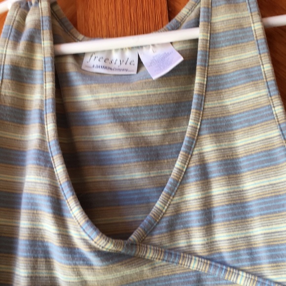 Danskin Activewear Top - Picture 2 of 3